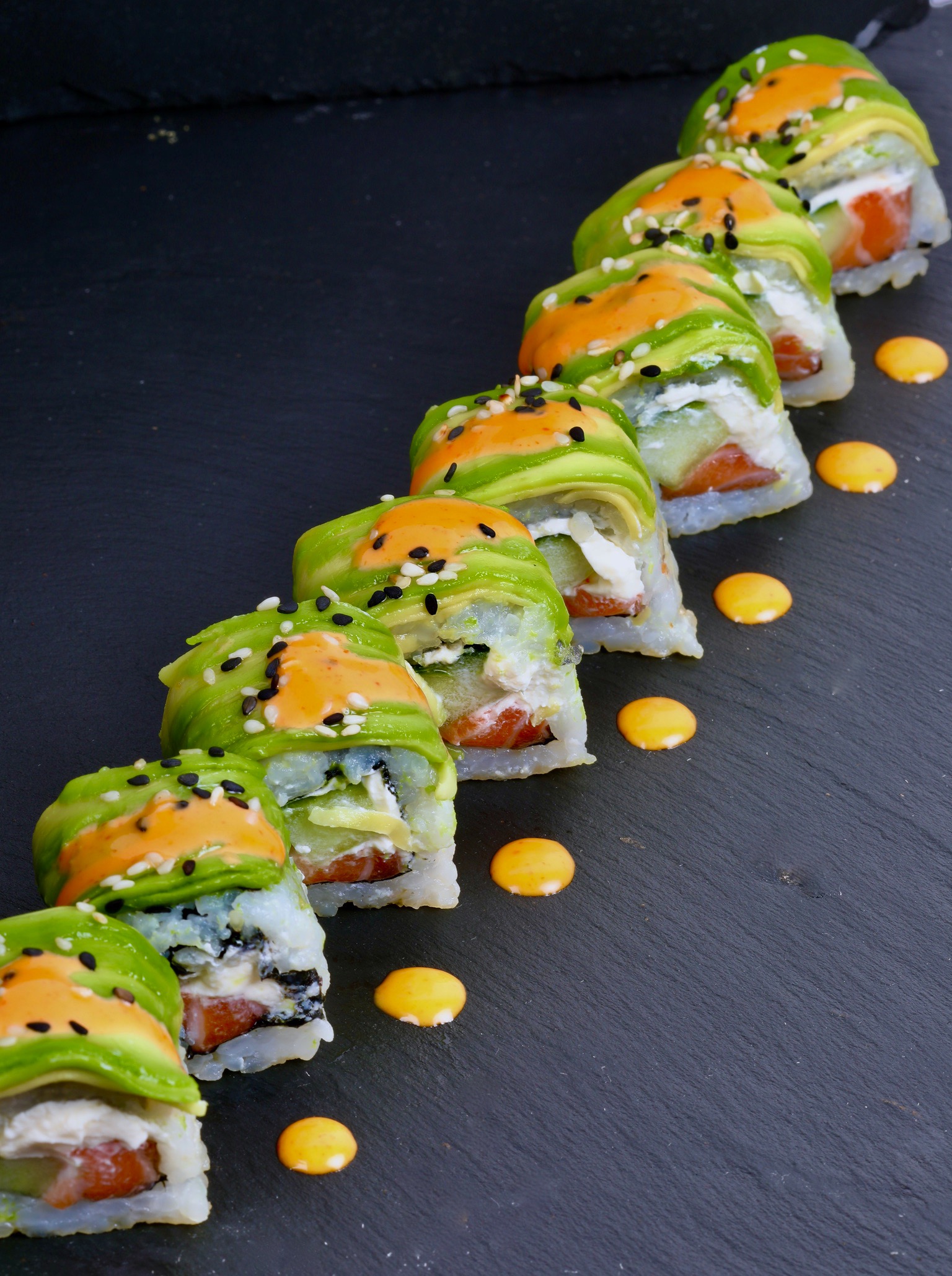 signature dragon saumon roll